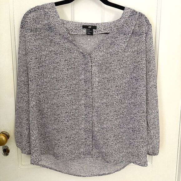 H&M Women's V-Neck Black and White Polyester Blouse, Size 4 - Picture 1 of 7